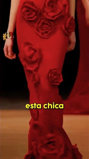 This model SAVED THE RUNWAY with ONE EARRING ✨