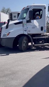 753K views · 9K reactions | Run forrest run!! | B1 Truck News Laredo Texas | Facebook