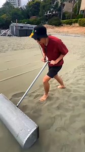 78K views · 611 reactions | Find rare things on beach殺#beach #gold #treasure #discovery #viral #fbreels #viral #fypシ #fyp #love #foryou #trending | Hannah Gonzalez | Facebook