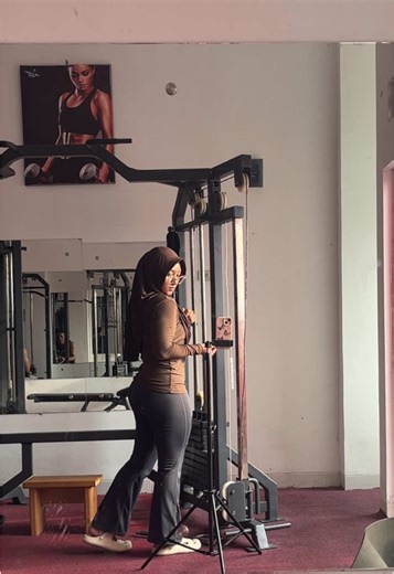 tank user #gym #bicepsexercises