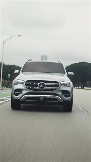 Electric meets gas in the versatile GLE 450e plug-in hybrid. | Mercedes-Benz USA