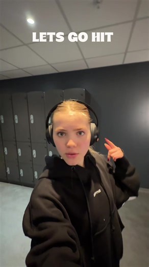 WE DID ITTT 👏👏 145 kg for 8 reps FOR 3 FREAKING SETSSS LETS GOOO full fit from DFYNE : CGT to save!! this song was blasting in my headphones #stronggirl #gymgirly #gymtok