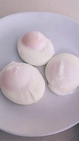 Poached eggs that work every time: no vinegar, no gadgets