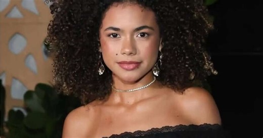 Intérprete da Joelly de 'Tres Graças' assume namoro; veja com quem