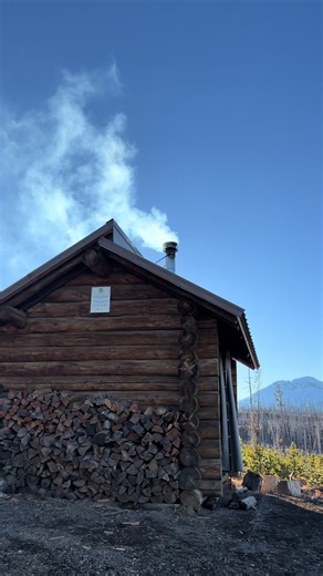 Yu#nature #outdoors #cabin #hiking #mountains @Oscar | hiking