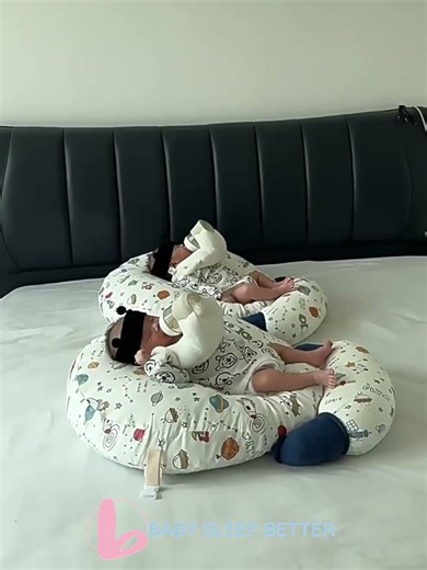 The Day I Fed Both Twins at the Same Time 😭👶👶 | Baby Self-Feeding Pillow #Shorts