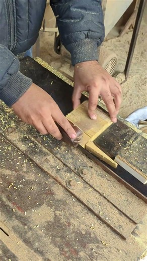 Perfectly Cutting Wood into Precise Pieces with Circular Saw #shorts