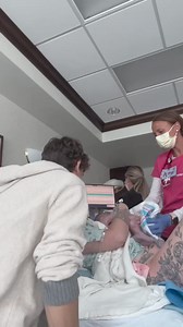 the nurse pissed me off like hoe can u wait?!! Tf #fyp #laboranddelivery #pregnant #pregnancy #contractions #epidural #epiduraltiktok #viral #momsoftiktok | Labor Delivery