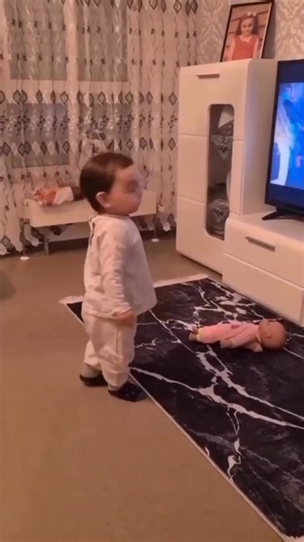 Baby dancing to music | NP Studio Media