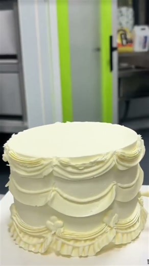 Beautiful Cake Piping Skills|Ruffle Cake Decoration with Flowers #cakecakedecorating