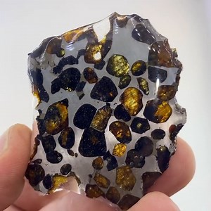 27K views · 2K reactions | Seymchan Meteorite! Seymchan is a pallasite meteorite found in the dry bed of the river Hekandue, a left tributary of river Yasachnaya in the Magadan district, Russia, near the settlement of Seymchan, in June 1967. Geology Love <3 Credits: SERT MİNERAL | Geology Love | Facebook