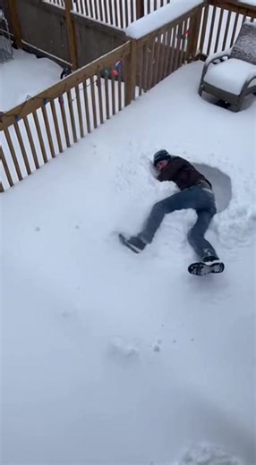 Santa Claus in a Failed Version (Dad Falls Off the Roof) ❄️ #dadfail #winter #snow #roof #christmaslights #funny #usa #accident | TV - | Facebook