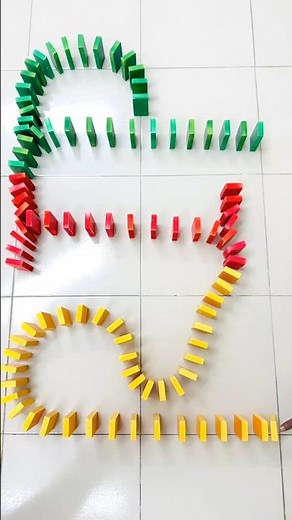 1000 Dominoes Fall in Seconds – The Most Satisfying Chain Reaction Ever!