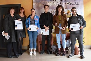 Les élèves de Blaise-Pascal lisent des textes en public