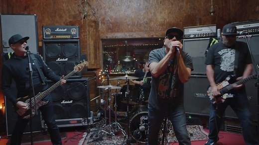 See you in the pit tonight, Garden Grove. 👊 We're taking it to the very beginning with our self titled blue album. RIP Jason Matthew Thirsk - 🎥: Monster | Pennywise