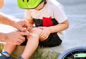 Should You Bandage a Cut or Sore or Let It Air Out?