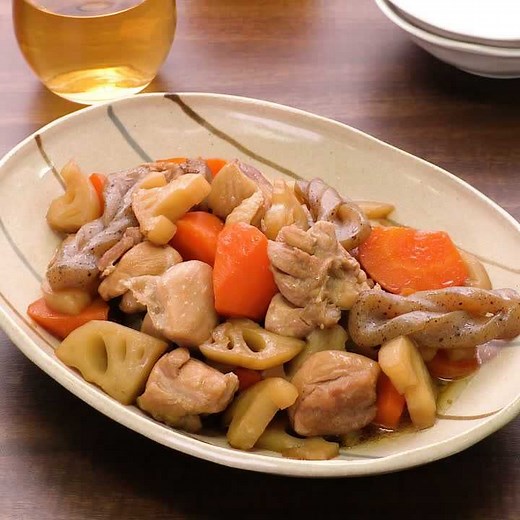 少ない材料でお手軽に！ れんこんとこんにゃくの筑前煮のレシピ動画・作り方 | デリッシュキッチン