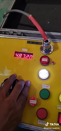 Test Voltage Detector Live: 11kV Demonstration