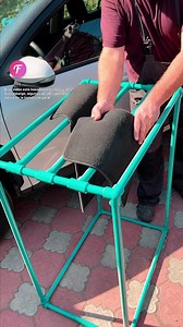 Proyecto de bricolaje de muebles con tubos de PVC . . . Sólo con fines de entretenimiento; filmado en espacios públicos. Sin afiliación con las marcas mostradas. Inspirado en hechos reales; algunos detalles pueden haber sido alterados en aras de la creatividad. Las actividades mostradas no deben reproducirse, realizarse ni imitarse. Consulte a profesionales para mayor seguridad. | Fabiosa Español