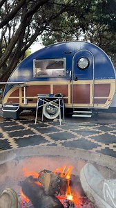 Good company and a good campfire are all you need for a perfect evening. ✨ 🎥: IG's biglife_travel | Kampgrounds of America, Inc.