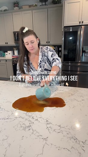 Let’s put the Swedish dishcloths to the test on my white counters in real time 🤔 #swedishdishcloth #tiktokmademebuyit #tiktokshopcreatorpicks #cleantok #ecofriendlyproducts