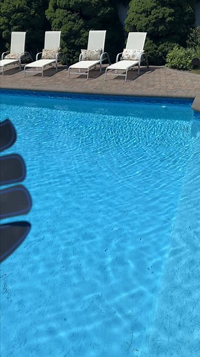 If you’ve been doing ab workouts for months (or years) and STILL don’t see any difference… this might shock you. Most people don’t realize their abs are basically “turned OFF.” Yes — off. You can do 1,000 crunches a week, and still never activate the deep core muscles responsible for a tight waist. I didn’t believe it either until I finally figured out why my midsection refused to change… And once I fixed THAT one thing, everything started tightening up FAST. If you’ve ever thought “I’m doing ev