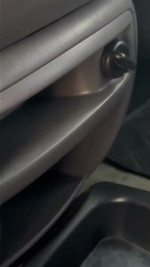 Cleaning up the 2001 Ford Escape a little