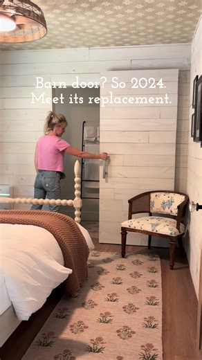 Has the barn door seen its day?? I’m low key obsessed with the clean minimal look using this hidden track. Which one has your vote? Barn Door: Farmhouse inspired, rustic vibes. The track is exposed above the door and becomes the focal point — big, bold, metal hardware on full display. Hidden Track: Clean & minimal. Same sliding function, but the hardware disappears behind the door. It saves space just like a barn door, but the door itself is the star. Track link in the comments. . . . #barndoor 