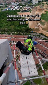 Safety gears on, trained workers. Follow me for more. , #trade #fifo #bluecollarlife #fifoaustralia #scaffold | Blue collar Umayer