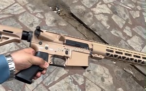 近距离欣赏AR15步枪