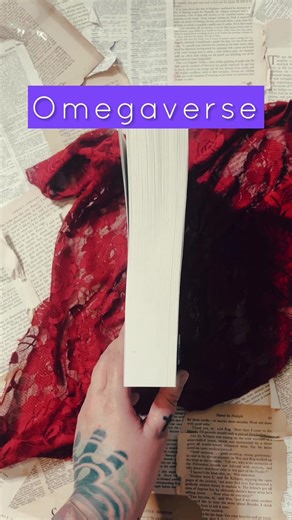 You know me, 2025 has been the year where all I want to read is omegaverse! And you guys, I found a new favourite 😍😍😍 Whisked Away by @Enola_M_Douglas is the first book in the Jewels of the Nine Kingdoms and it was *chef’s kiss* this book is over 500 pages and I was hooked I couldn’t read it fast enough. This book has all my favourite Omegaverse tropes — courting, multiple partners, late blooming omgea who’s ready to shake societal norms — with my favourite fantasy romance elements including 