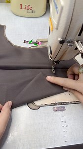 2K reactions · 223 shares | Inspirasi model dan pola. Sewing tutorial tips and tricks ♡♡♡♡♡ #Design #Stitching #dress #blouse #moda #style #fashion #fashiondesign #kebaya #fashionstyle #jahit #gamis #sew #hobbyjahit #sewing #sewingtips #sewinglearn #DIY #sewingdiy #tutorialjahit #sewingtutorial #tailoring #tailor #dikiş #dikişaşkı #hobbyjahit #dikişeğitimi #lifehacks #Trending #trendingreels | Wahyuni R M | Facebook