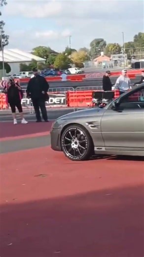 Listen to this VY Commodore #holden #commodore #aussiemusclecar #burnoutcar #motorex