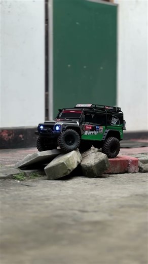 Landrover Defender Crawling 🏁 #defender #rc #rc #offroad #rccrawler #landroverdefender #srilanka