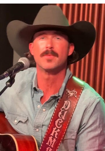 Riley Green and Toby Keith Perform at Nashville