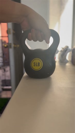 How to Lift a 5-lb Kettlebell