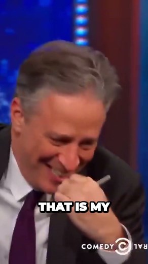 Lovely Anne Hathaway Laugh Uncontrollably with Jon Stewart