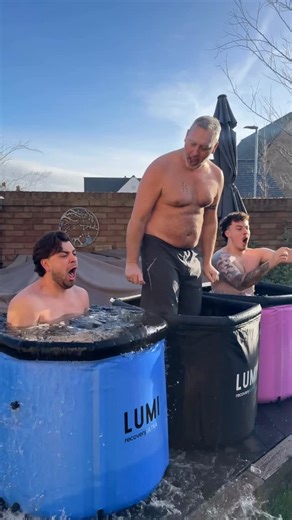 The Famileigh on Instagram: "Ice bath challenge😂🥶 Thanks to @lumi.therapy for sending us the pods! #thefamileigh #dad"