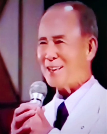 @,長崎の鐘👍藤山一郎👍8年前👍8月9日は長崎に原爆が投下された日😭謹んでお悔やみ申し上げます🙏😭＠,ヒロシチャンネル👍🙏