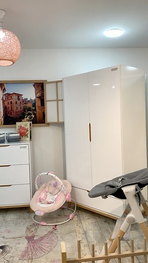 Chambre pour bébé 🌟 ✅Armoire deux portes avec ample espace de rangement ✅Commode avec tiroirs pratiques ✅Lit 120x60 cm, tout confort pour bébé Un ensemble parfait pour une chambre fonctionnelle et stylée. prêt à accueillir bébé ! ✨ Disponible maintenant. Pour plus d’infos, contactez-moi en DM.💌 #chambrebebe #mobilierbébé #mobilier #meublesbébé » | Saby Market