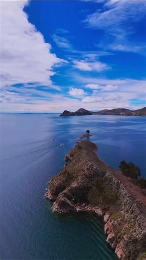 251 reactions · 123 shares |  Lago Titicaca: el lago navegable más...