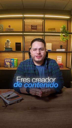 Renato Martinez on Instagram: "Crear contenido no tiene un curso estructurado y eso confunde a muchos creadores. Saltan de video en video creyendo que así crecerán, pero solo acumulan información sin dirección ni resultados reales. El cambio ocurre cuando entiendes que tu experiencia y tu historia son la base. Con metodología, storytelling y ChatGPT, puedes crear un programa premium que transforme desde tu marca personal. Aquí no vendemos humo ni atajos. La monetización y el crecimiento digital 