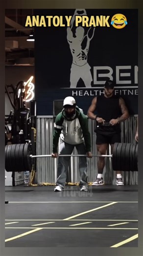 Anatoly Gym Prank😂 #anatoly​ #strongman​​ #gym​​ #gymmotivation​​​ #fitness​​​ #fyp​​​ #shorts​​​