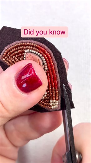 Did you know this? I wondered why we associated robins with Christmas when they are here all year round? Now I understand. I’ll get back to putting the edging and backing on this robin brooch. #beadedjewellery #beadembroidery #beads #seedbeads #robin | Bumblebead Crafts