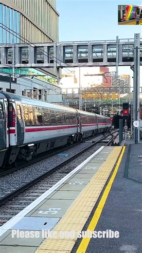 LNER Class 225 Arrives at London Kings Cross | Classic East Coast Power | #Shorts