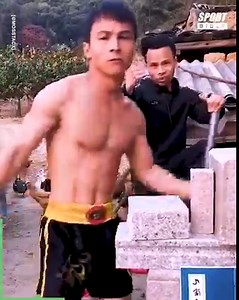 7.3M views · 16K reactions | This Kung Fu lad’s one-inch punch is incredible… He’s almost too quick for slow-mo 隣 | SPORTbible | Facebook