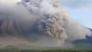 Indonesia Evacuates Villagers as Volcano Erupts on Java Island