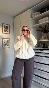 Dungarees on a curvy midsize body???🤭🧸👀 #midsizeoutfits #dungarees #winteroutfits #shorts