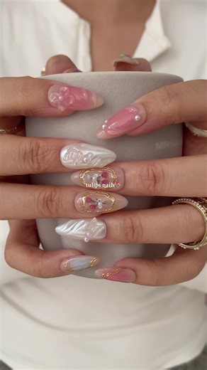 These tulip nails are like a love letter to spring🌷✨ soft, sweet, and totally coquette. Don’t miss out, check them in the shop #pressonnails #tulips #nailart #springnails #pinknails