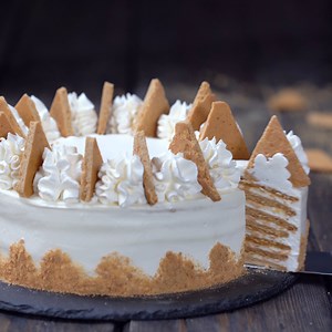 2.6K views · 120 reactions | Medovik - Russian Honey Cake consists of thin layers of honey cake filled with sour cream frosting that are simply delicious and melts in your mouth. Full recipe: https://bit.ly/3FmDnhT #medovikcake #honeycake | Home Cooking Adventure | Facebook